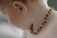 Rav halskæde - baby & barn - polerede - multi