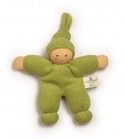 Nanchen - dukke - 17 cm. - grøn